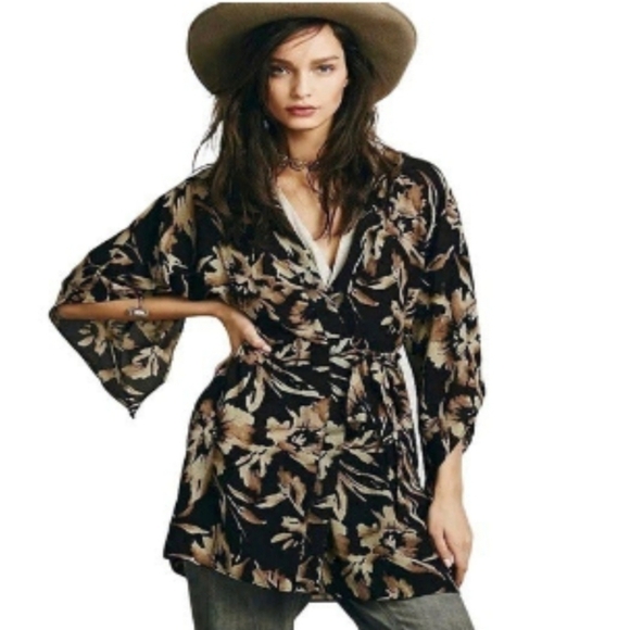 Free People + Lov Project Floral Kimono Wrap  Top Women's Small - Picture 1 of 7